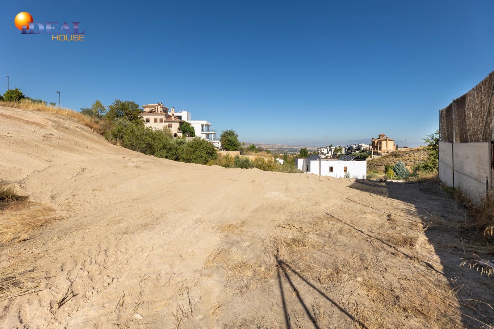 Terrain à Bâtir à vendre à La Zubia - 85 000 € (Ref: 9433975)