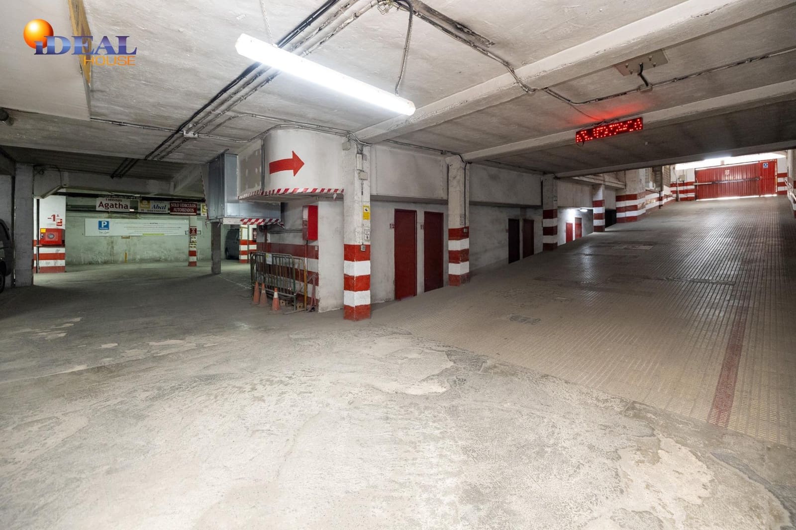 Garage for sale in Granada city - € 44,000 (Ref: 9433977)