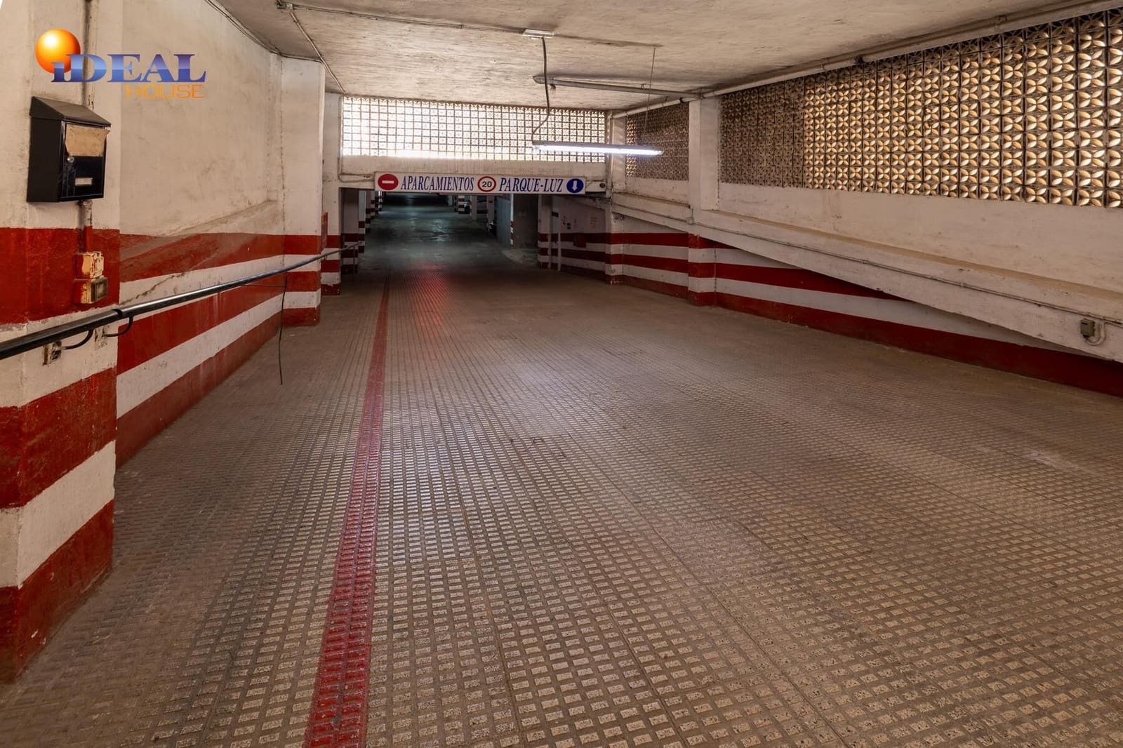 Garage for sale in Granada city - € 44,000 (Ref: 9433977)