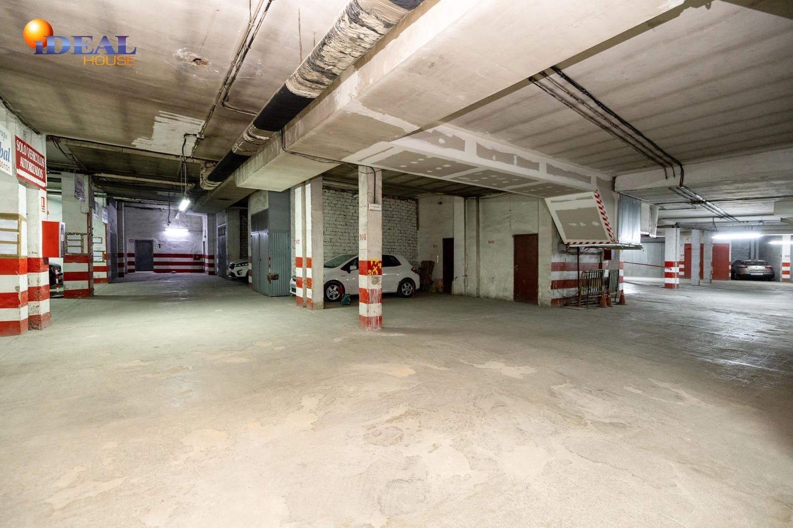 Garage for sale in Granada city - € 44,000 (Ref: 9433977)