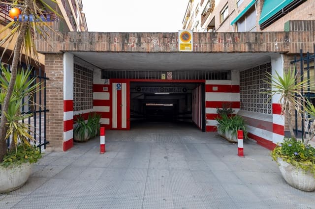 Garage for sale in Granada city - € 44,000 (Ref: 9433977)