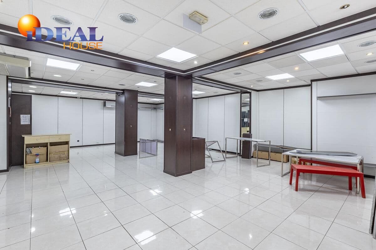 Komercyjne na sprzedaż w Miasto Grenada - 295 000 € (Ref: 9433979)