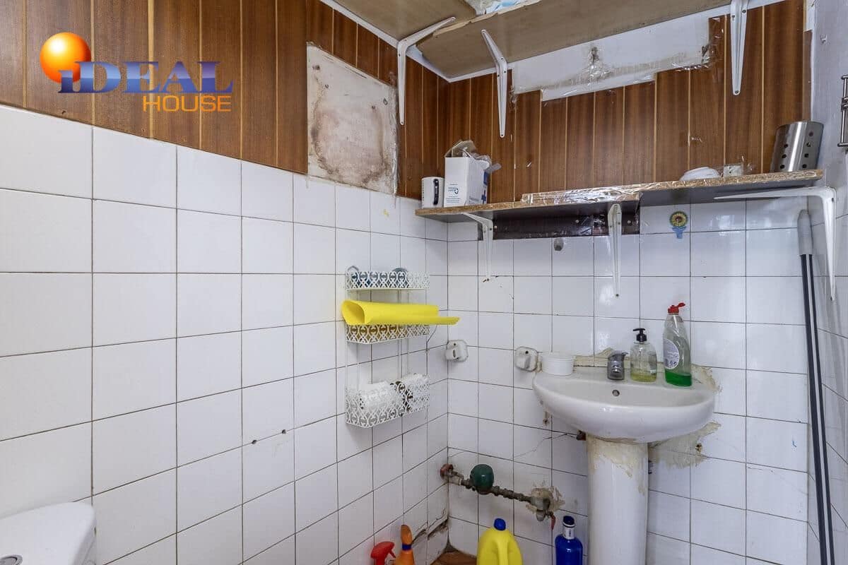 Komercyjne na sprzedaż w Miasto Grenada - 295 000 € (Ref: 9433979)