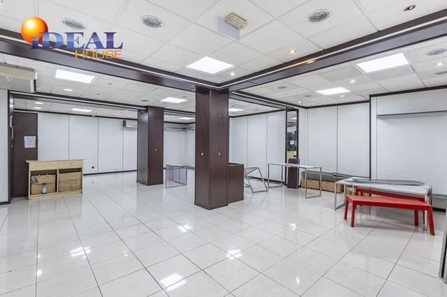 Komercyjne na sprzedaż w Miasto Grenada - 295 000 € (Ref: 9433979)