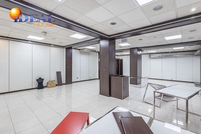 Komercyjne na sprzedaż w Miasto Grenada - 295 000 € (Ref: 9433979)