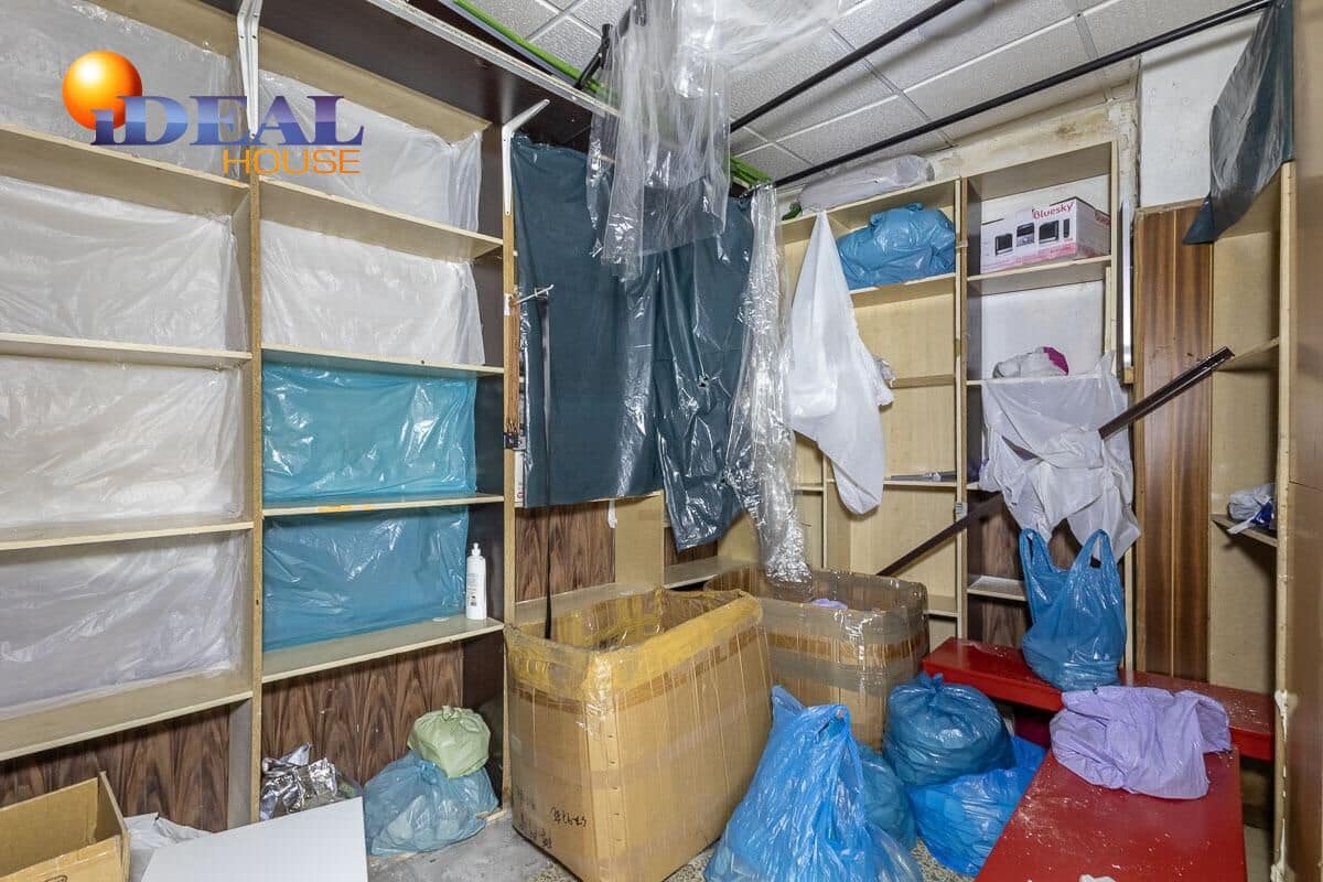 Komercyjne na sprzedaż w Miasto Grenada - 295 000 € (Ref: 9433979)