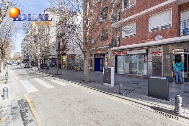 Komercyjne na sprzedaż w Miasto Grenada - 295 000 € (Ref: 9433979)