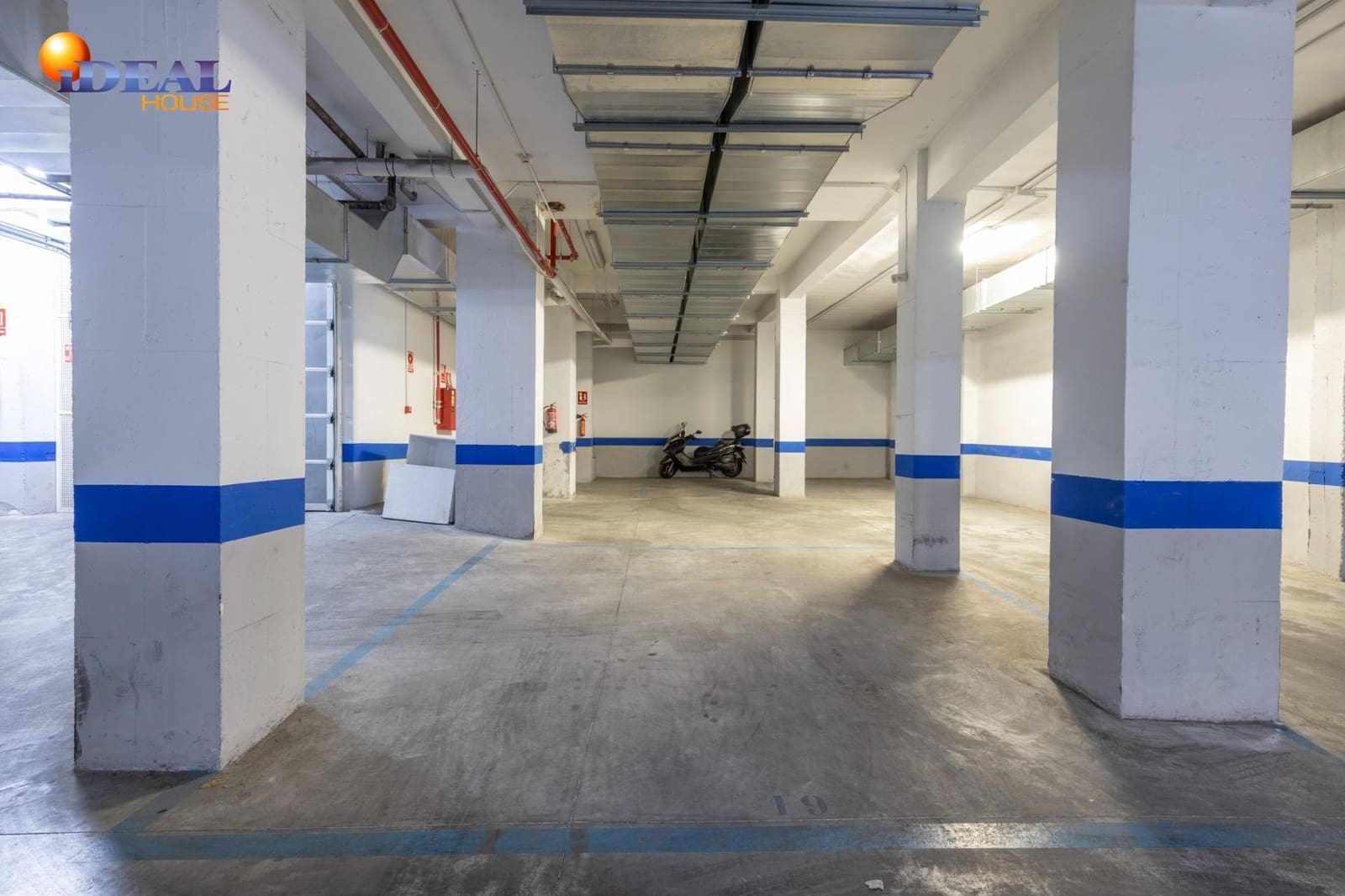 Garage for sale in Granada city - € 30,000 (Ref: 9433982)