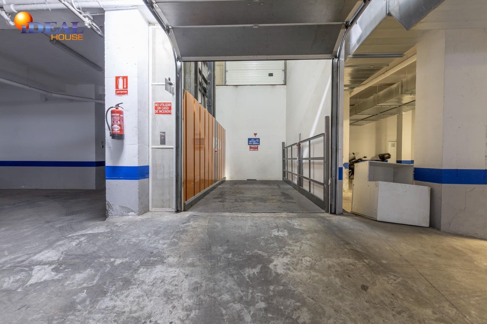 Garage for sale in Granada city - € 30,000 (Ref: 9433982)