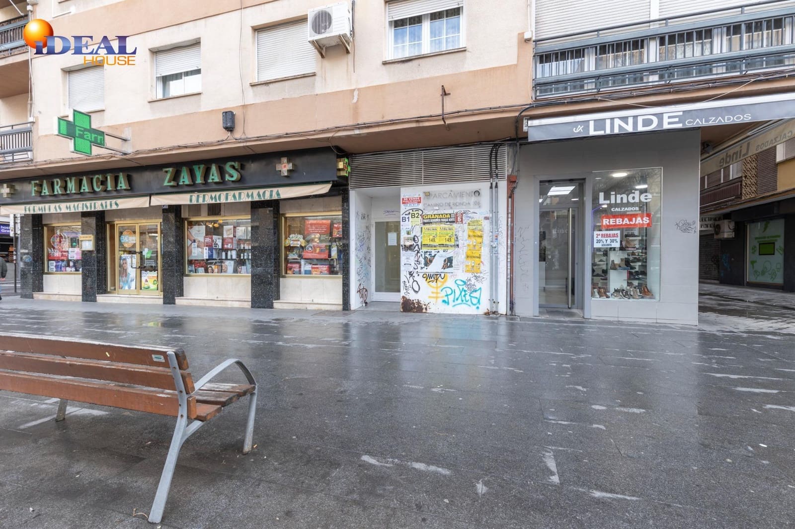 Garage for sale in Granada city - € 30,000 (Ref: 9433982)