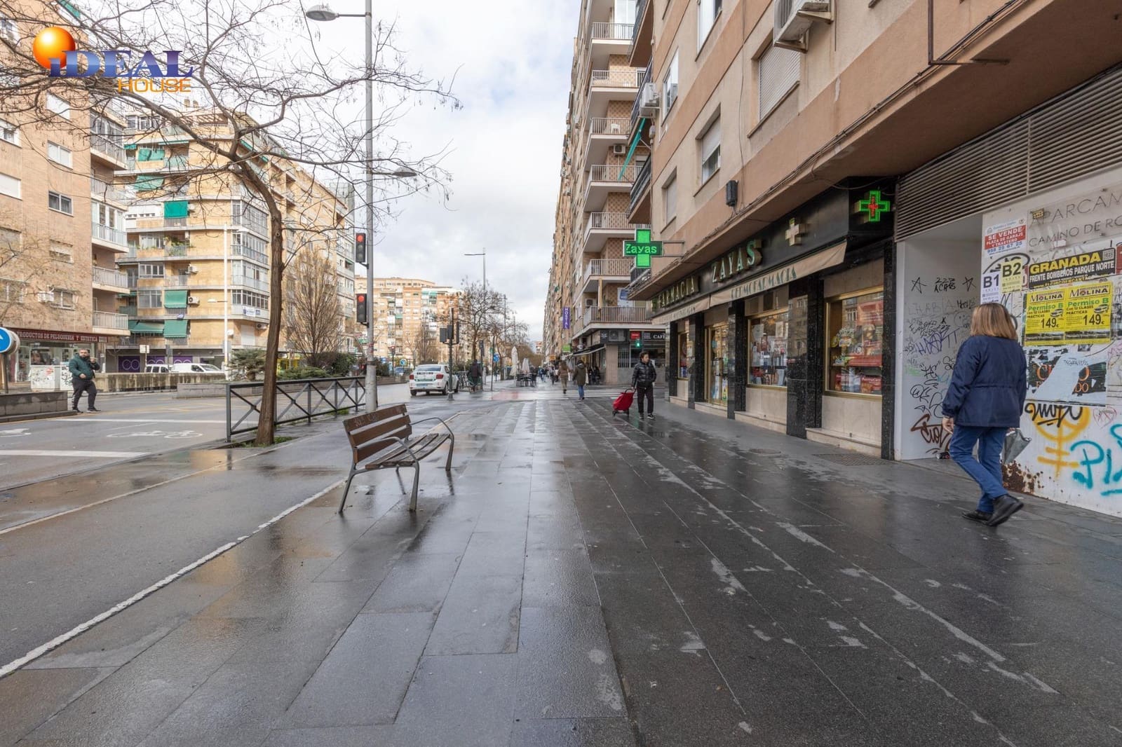 Garage for sale in Granada city - € 30,000 (Ref: 9433982)