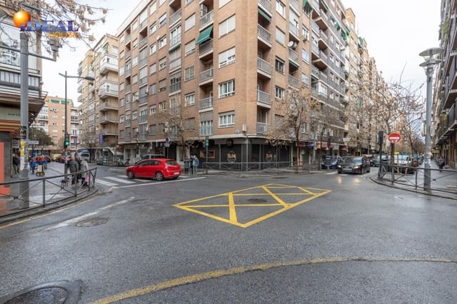 Garage for sale in Granada city - € 30,000 (Ref: 9433982)