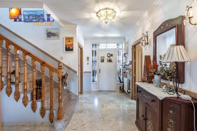 6 makuuhuone Huvila myytävänä paikassa Gójar mukana uima-altaan 
autotalli - 445 000 € (Ref: 9433983)