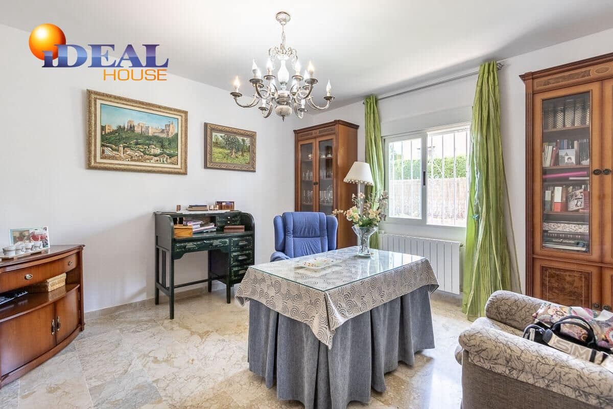 6 makuuhuone Huvila myytävänä paikassa Gojar mukana uima-altaan 
autotalli - 445 000 € (Ref: 9433983)