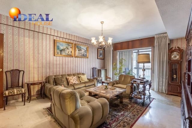 Piso de 5 habitaciones en Centro, Granada ciudad en venta con garaje - 395.000 € (Ref: 9433987)