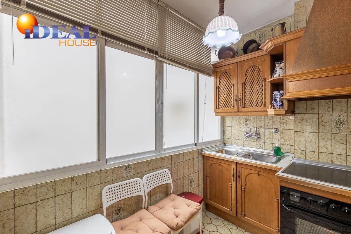 Piso de 5 habitaciones en Granada ciudad en venta con garaje - 395.000 € (Ref: 9433987)