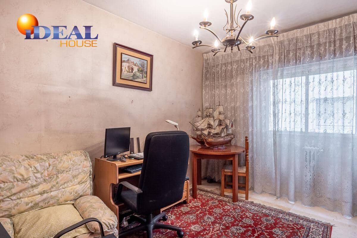 Piso de 5 habitaciones en Granada ciudad en venta con garaje - 395.000 € (Ref: 9433987)