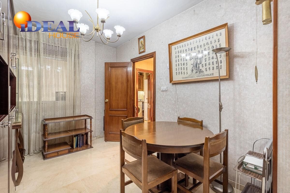 Piso de 5 habitaciones en Granada ciudad en venta con garaje - 395.000 € (Ref: 9433987)