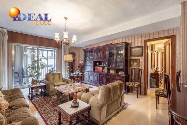 Piso de 5 habitaciones en Centro, Granada ciudad en venta con garaje - 395.000 € (Ref: 9433987)