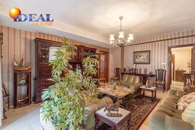 Piso de 5 habitaciones en Centro, Granada ciudad en venta con garaje - 395.000 € (Ref: 9433987)