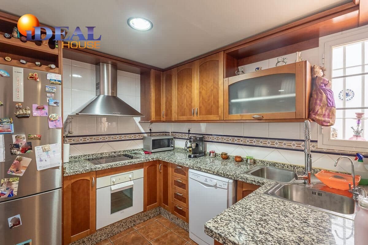 3 sovrum Hus till salu i Peligros med garage - 234 900 € (Ref: 9433992)