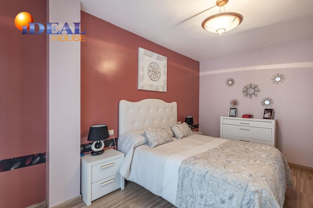 3 sovrum Hus till salu i Peligros med garage - 234 900 € (Ref: 9433992)