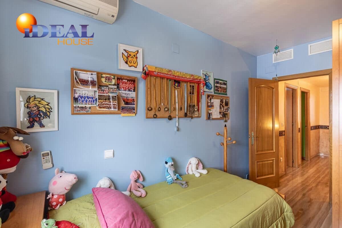 3 sovrum Hus till salu i Peligros med garage - 234 900 € (Ref: 9433992)