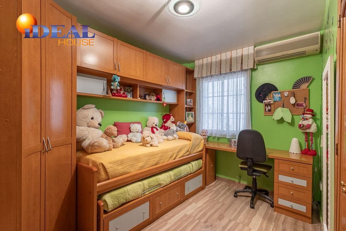 3 sovrum Hus till salu i Peligros med garage - 234 900 € (Ref: 9433992)