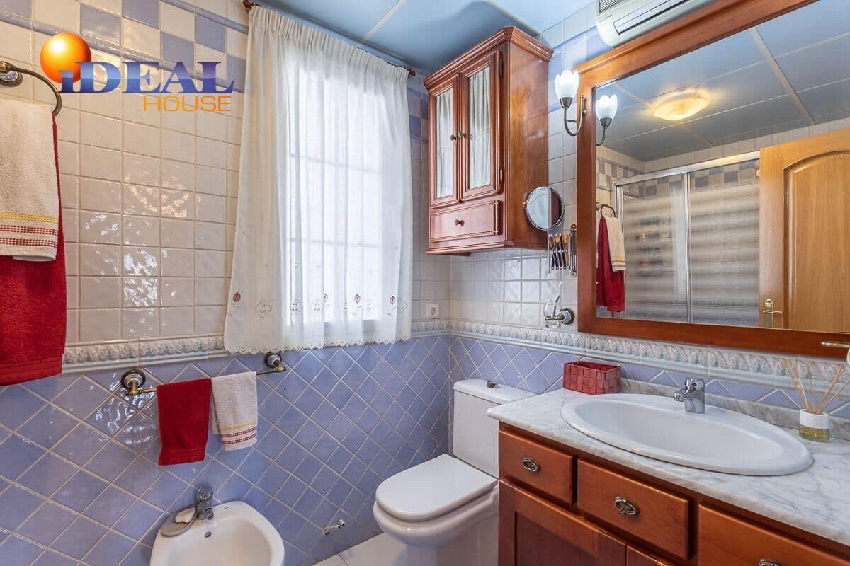 3 sovrum Hus till salu i Peligros med garage - 234 900 € (Ref: 9433992)