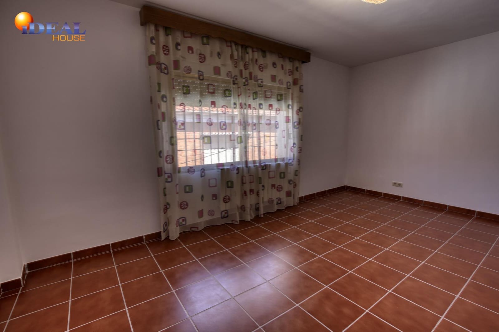 9 slaapkamer Huis te koop in Jerez del Marquesado met garage - € 199.000 (Ref: 9433995)