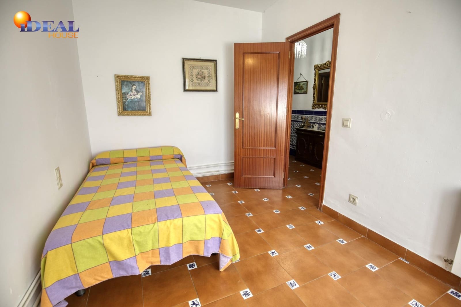 9 slaapkamer Huis te koop in Jerez del Marquesado met garage - € 199.000 (Ref: 9433995)