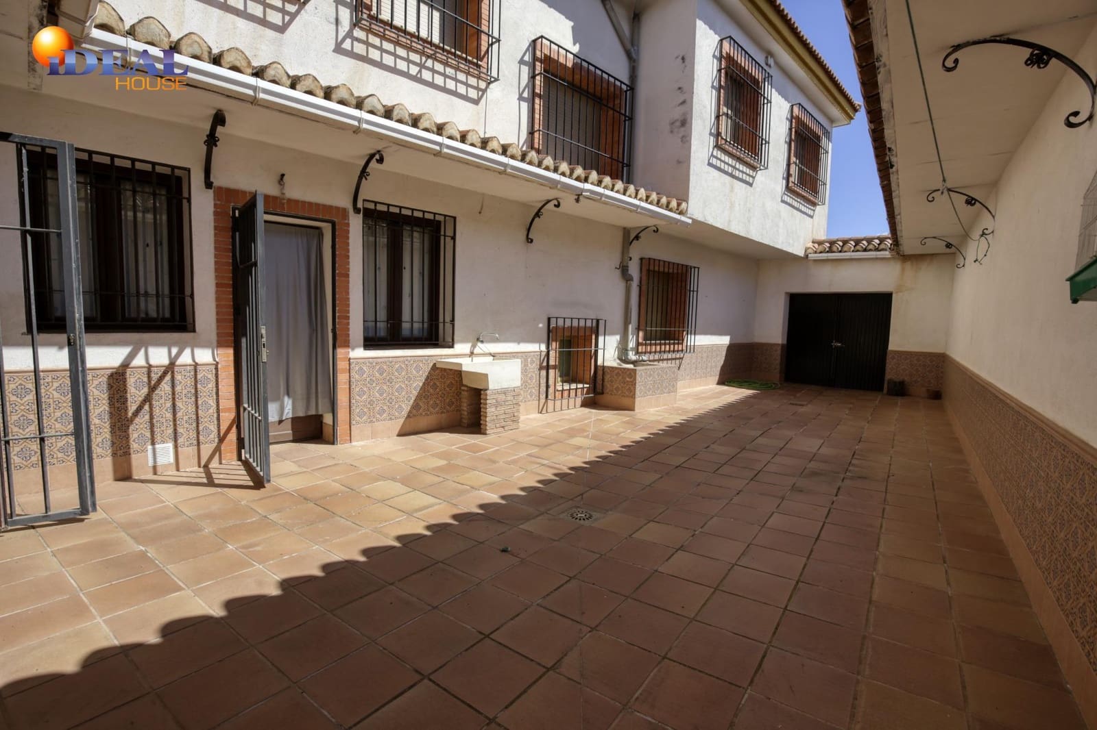 9 slaapkamer Huis te koop in Jerez del Marquesado met garage - € 199.000 (Ref: 9433995)