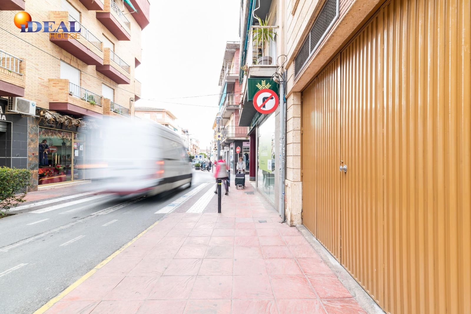 Commercial for sale in Peligros - € 120,000 (Ref: 9434001)