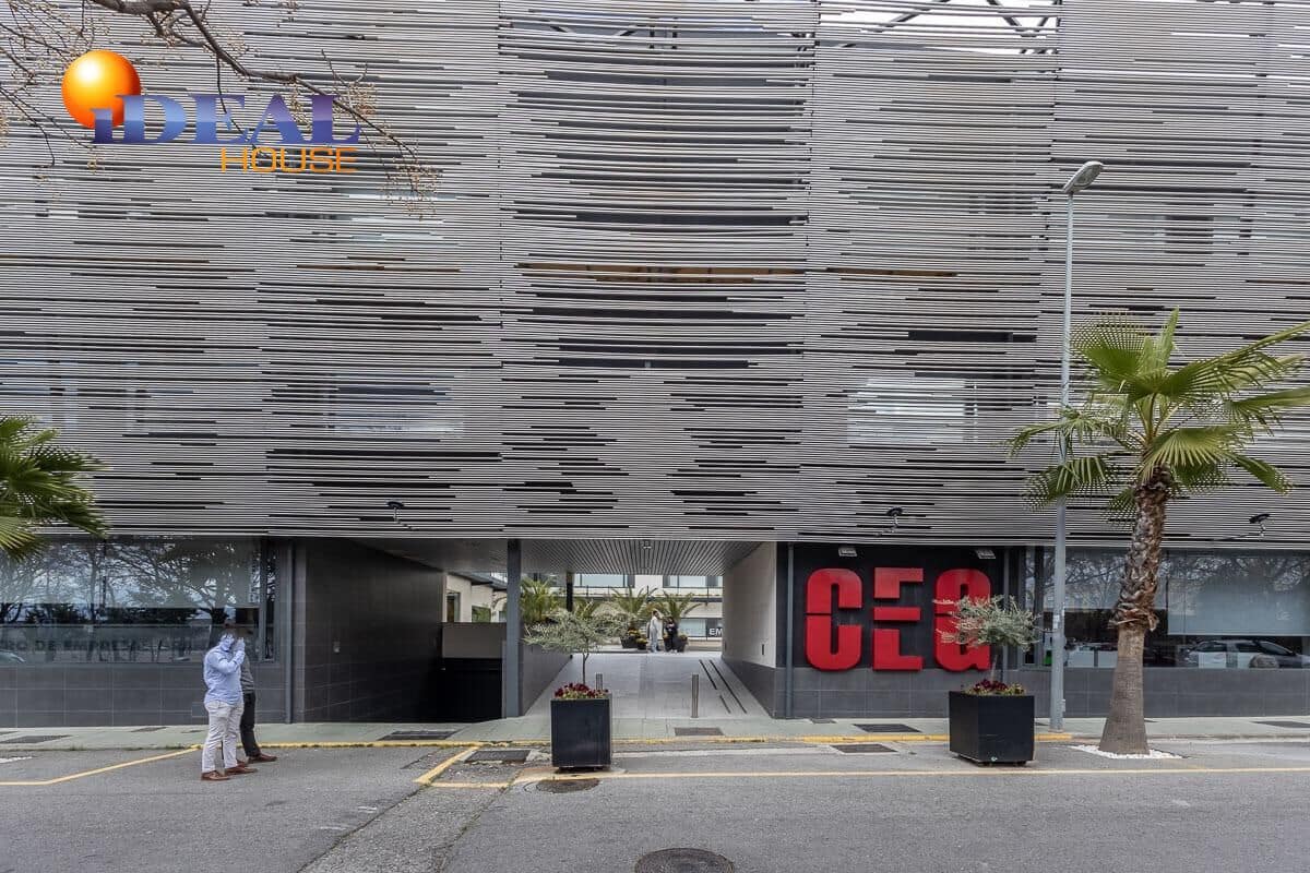 Oficina en Atarfe en venta - 250.000 € (Ref: 9434003)