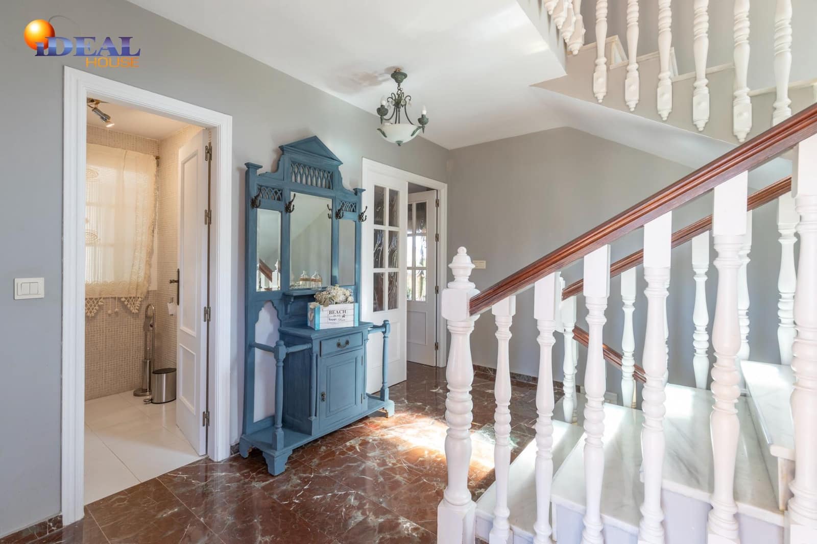 4 bedroom Villa for sale in La Zubia with pool garage - € 565,000 (Ref: 9434004)