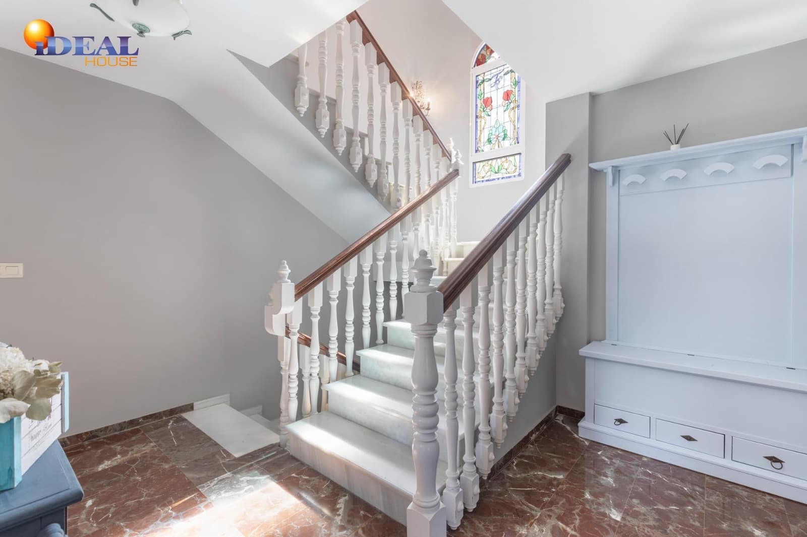 4 bedroom Villa for sale in La Zubia with pool garage - € 565,000 (Ref: 9434004)