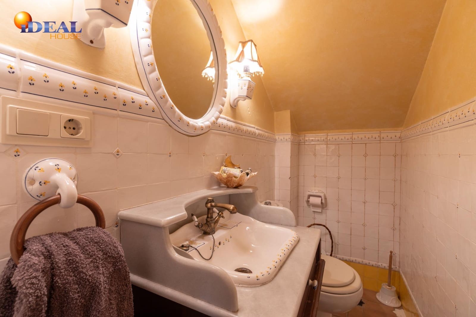 4 bedroom Villa for sale in La Zubia with pool garage - € 565,000 (Ref: 9434004)