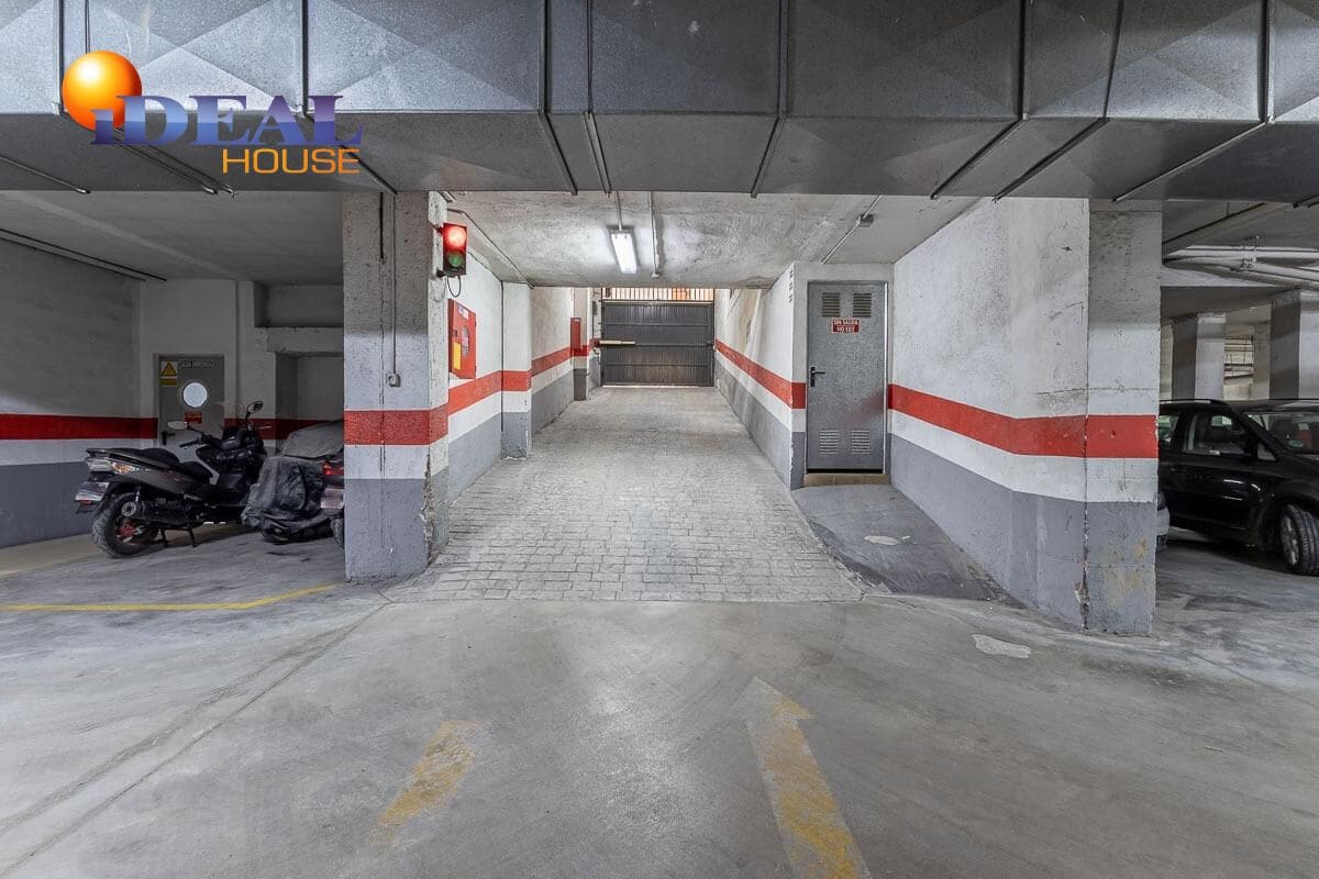 Garaje en Granada ciudad en venta - 30.000 € (Ref: 9434005)