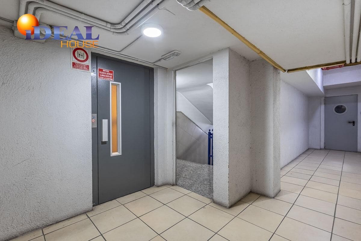 Garaje en Granada ciudad en venta - 30.000 € (Ref: 9434005)