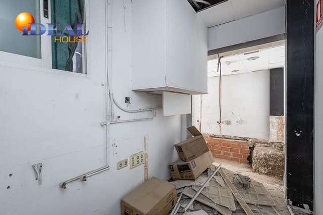 Local Comercial en Centro, Granada ciudad en venta - 159.000 € (Ref: 9434006)