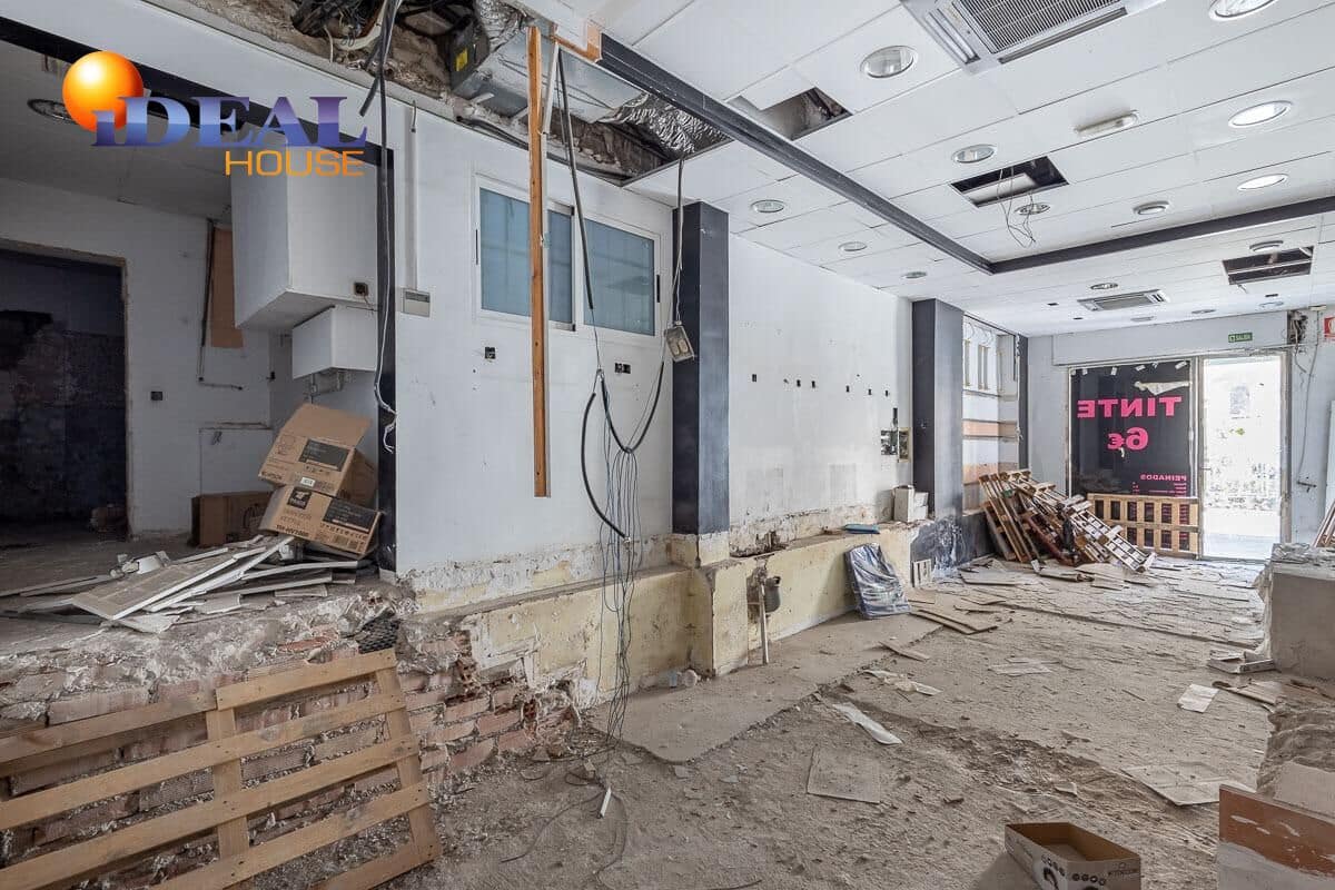 Local Comercial en Granada ciudad en venta - 159.000 € (Ref: 9434006)