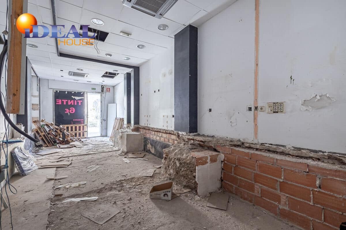 Local Comercial en Granada ciudad en venta - 159.000 € (Ref: 9434006)