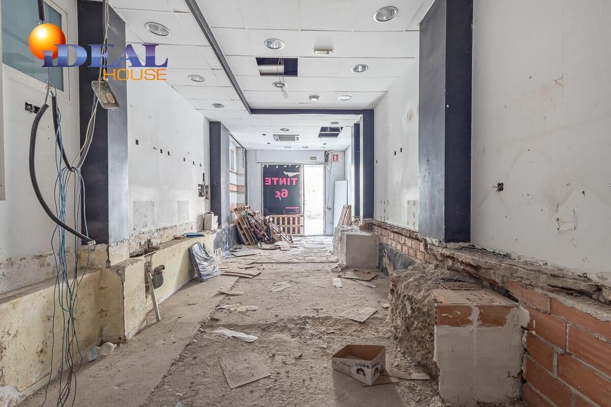 Local Comercial en Granada ciudad en venta - 159.000 € (Ref: 9434006)