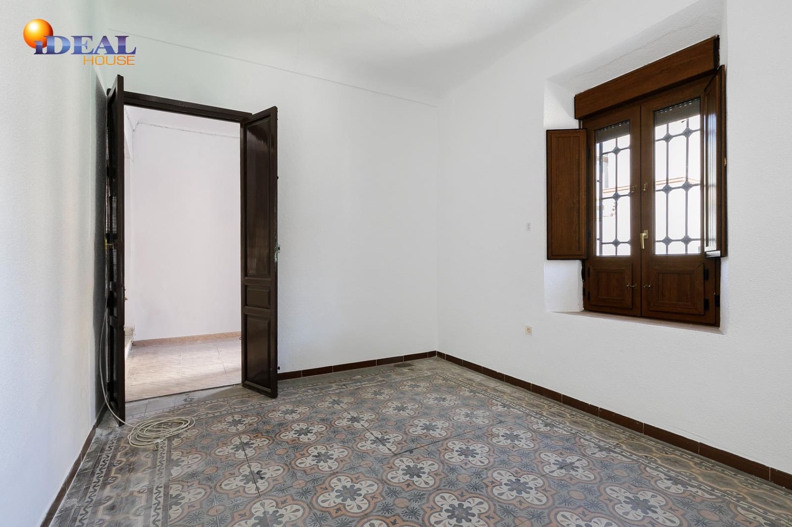 7 bedroom Townhouse for sale in Chauchina with garage - € 180,000 (Ref: 9434007)