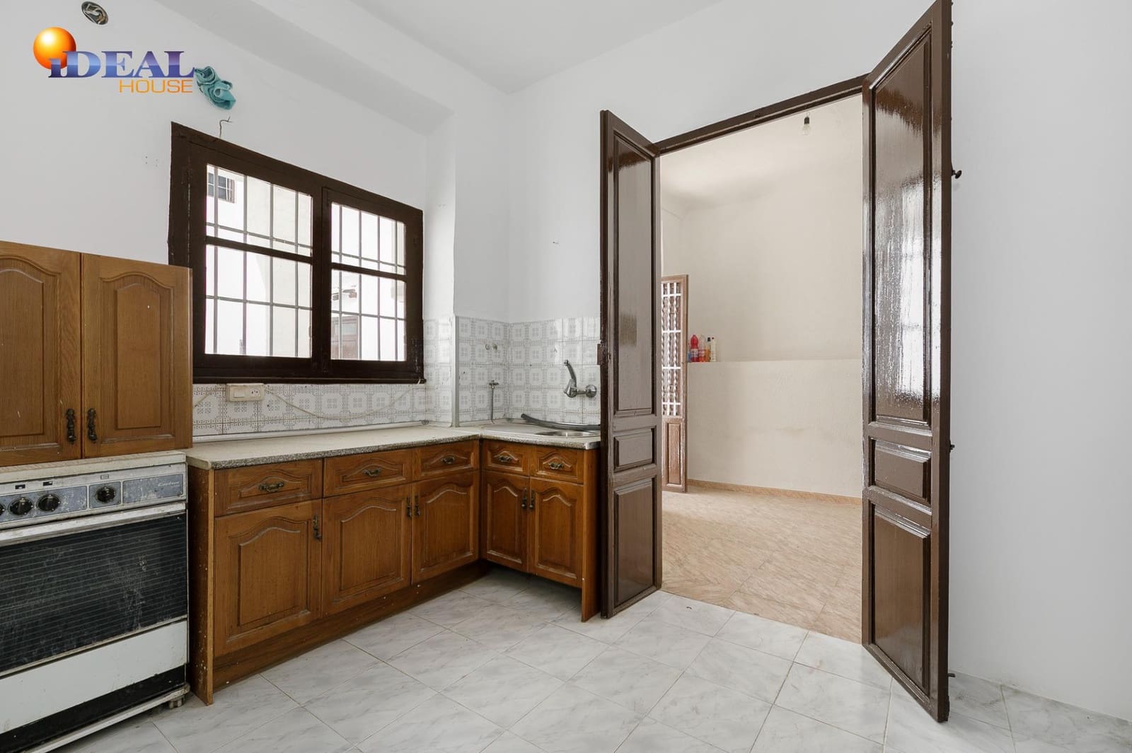 7 bedroom Townhouse for sale in Chauchina with garage - € 180,000 (Ref: 9434007)