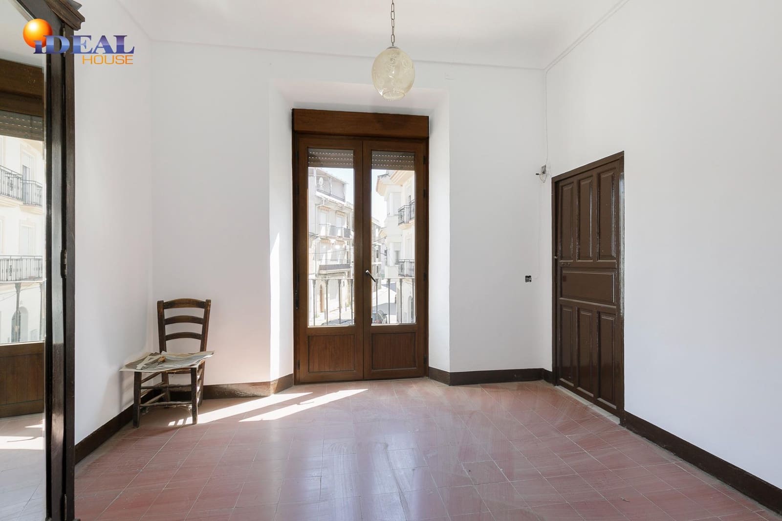 7 bedroom Townhouse for sale in Chauchina with garage - € 180,000 (Ref: 9434007)