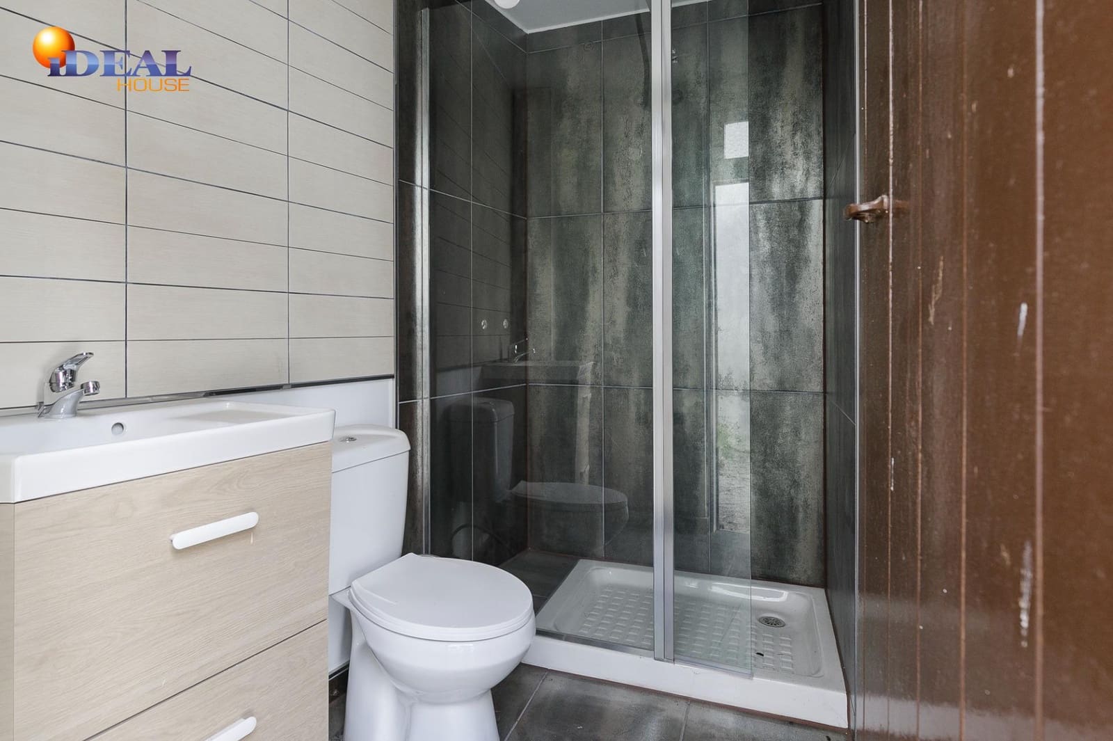 7 bedroom Townhouse for sale in Chauchina with garage - € 180,000 (Ref: 9434007)