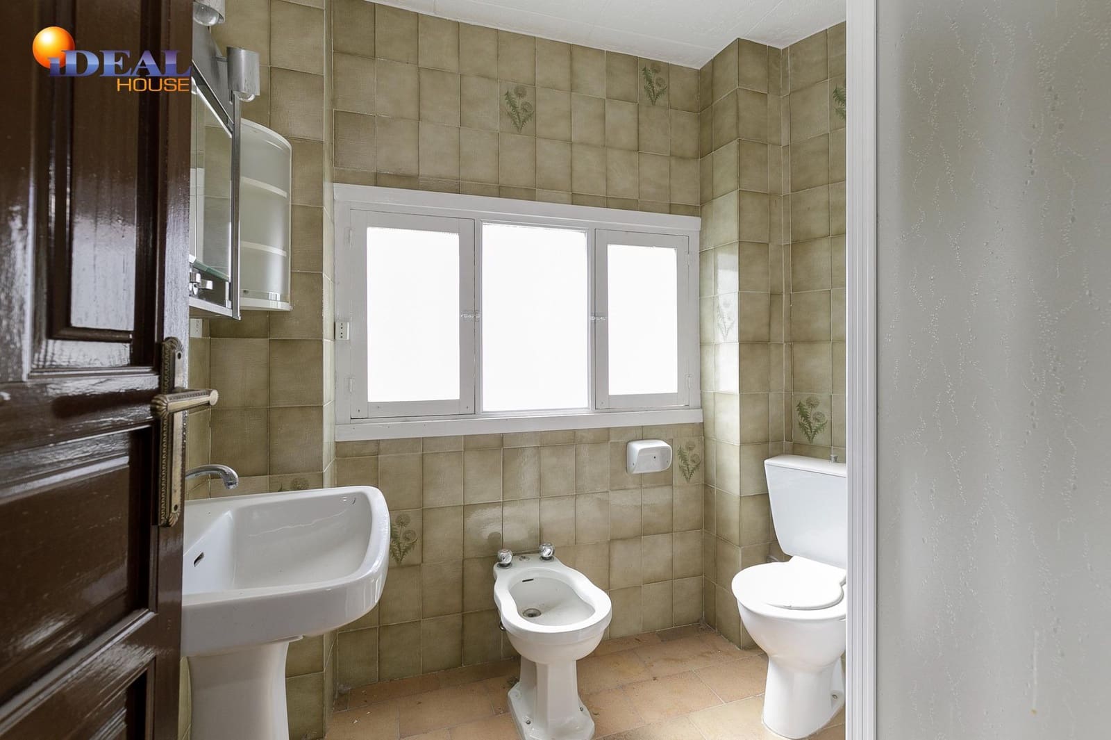 7 bedroom Townhouse for sale in Chauchina with garage - € 180,000 (Ref: 9434007)