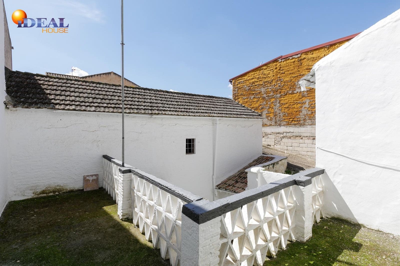 7 bedroom Townhouse for sale in Chauchina with garage - € 180,000 (Ref: 9434007)