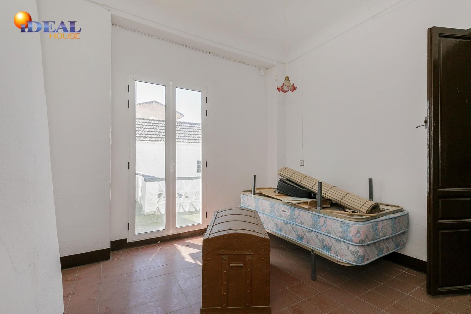 7 bedroom Townhouse for sale in Chauchina with garage - € 180,000 (Ref: 9434007)